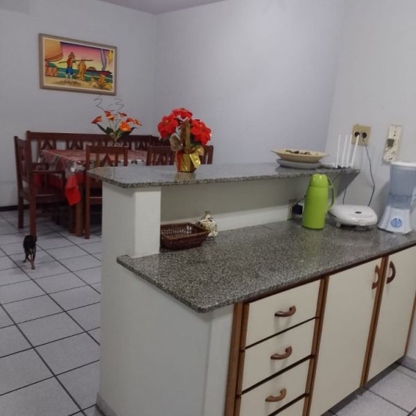 APARTAMENTO EM BOMBAS 2 DORMIT�RIOS 1 CARRO