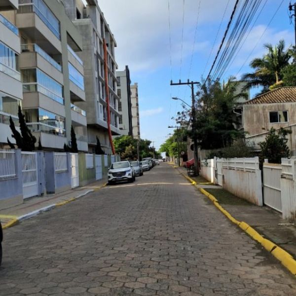 APTO 303 2 DORMIT�RIO 1 VAGA EM BOMBAS