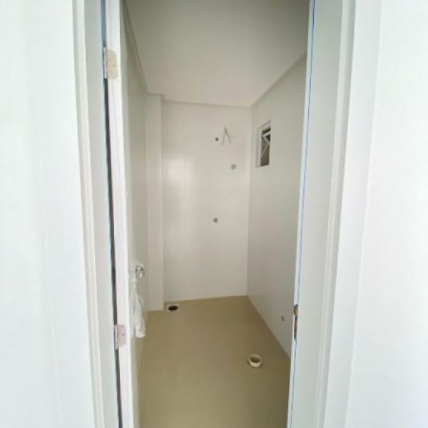 APARTAMENTO EM BOMBAS 3 DORMIT�RIOS 1 VAGA