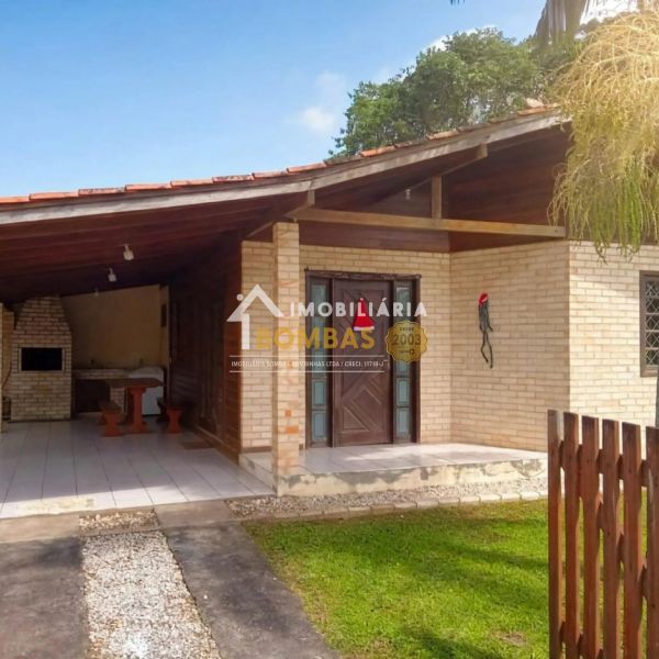 Casa 8 pessoas 350m Praia Mariscal em Bombinhas