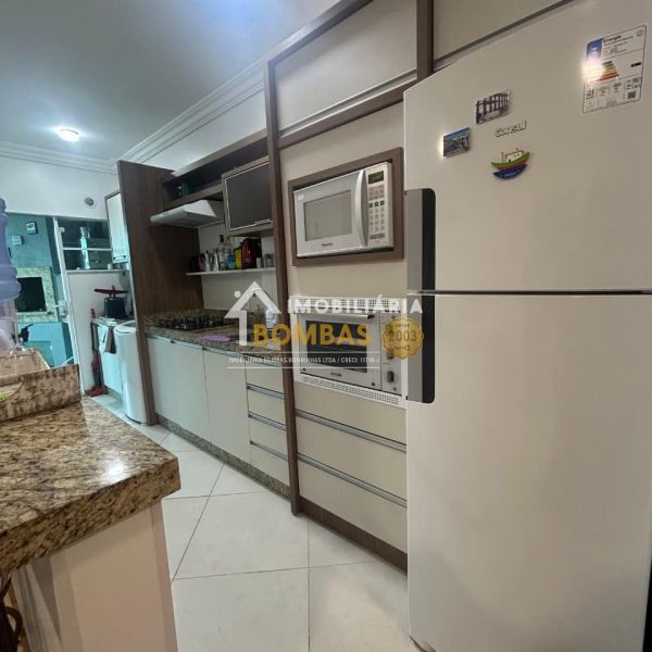Apto(201) em Bombas 2 dorm Residencial Arvoredo