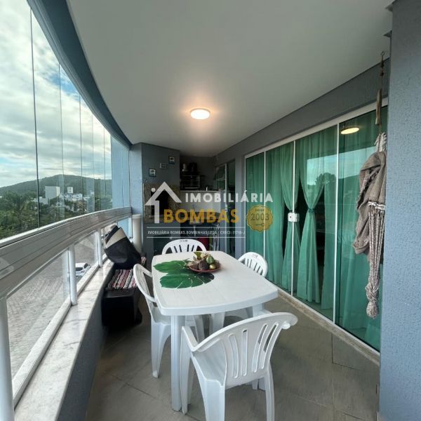 Apto(201) em Bombas 2 dorm Residencial Arvoredo