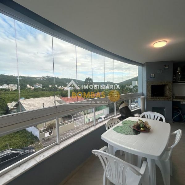 Apto(201) em Bombas 2 dorm Residencial Arvoredo