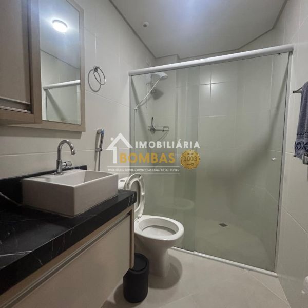 Apto(201) em Bombas 2 dorm Residencial Arvoredo