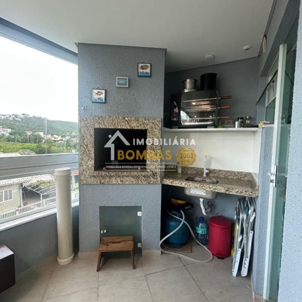 Apto(201) em Bombas 2 dorm Residencial Arvoredo