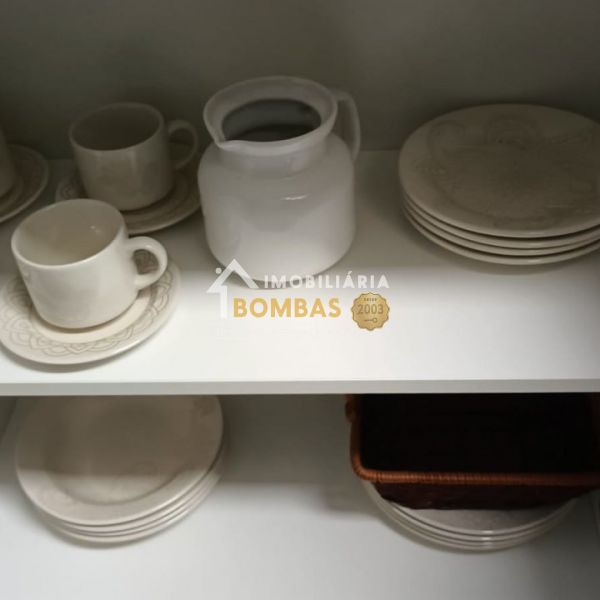 APART EM BOMBAS DE 2 DORMIT�RIOS, 2 BANHEIROS, 1 V