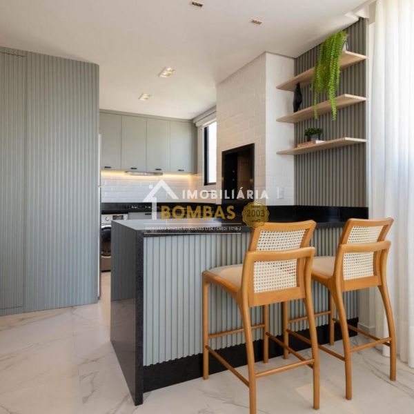 Apartamento 2 Dormitorios com piscina