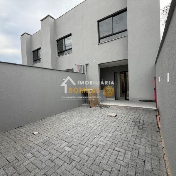 SOBRADO DUPLEX NO JOS� AM�NDIO 2 SU�TES