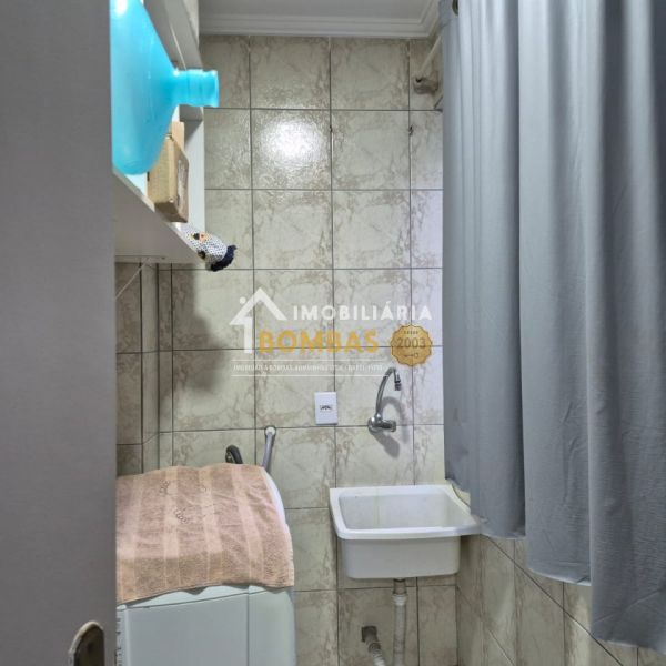 APART(01) EM BOMBAS 3 DORM 100 METROS DO MAR
