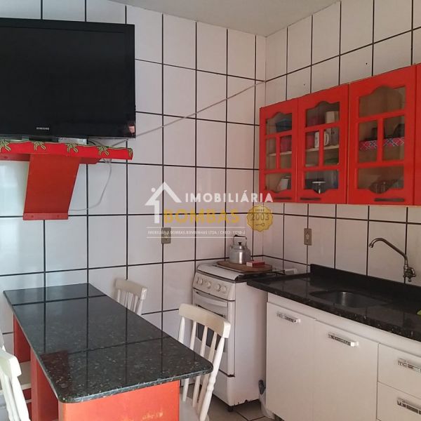 APARTAMENTO 1 e 2. DE 2 DORMIT�RIOS EM BOMBAS