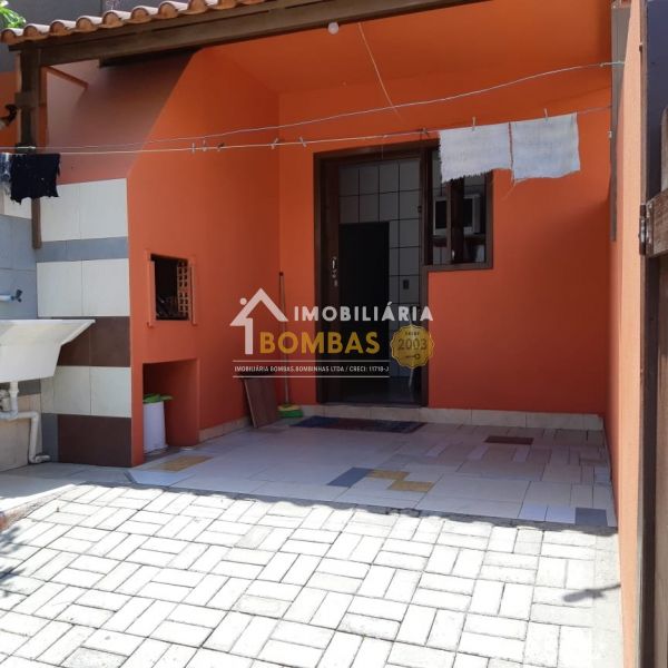 APARTAMENTO 1 e 2. DE 2 DORMIT�RIOS EM BOMBAS