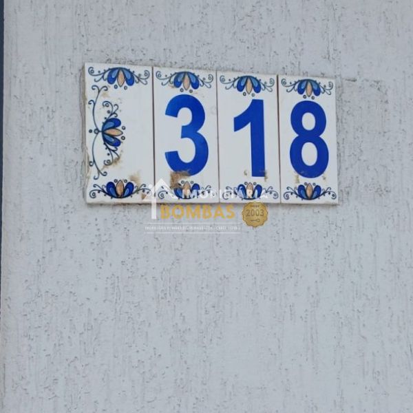 CASA DE 3 DORMIT�RIOS 3 VAGAS DE GARAGEM EM BOMBAS