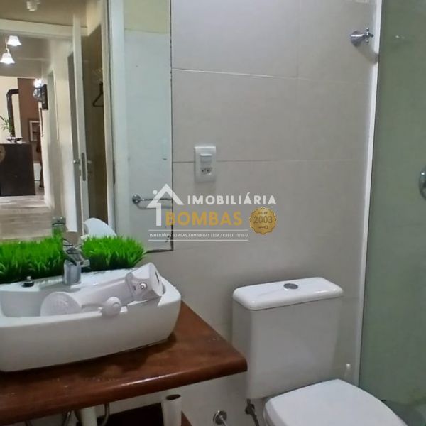 CASA DE 3 DORMIT�RIOS 3 VAGAS DE GARAGEM EM BOMBAS
