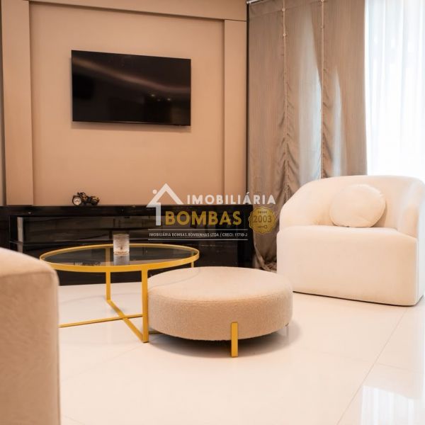 Cobertura 200m praia de Bombas com 2 Hidromassagen