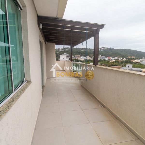 Cobertura 200m praia de Bombas com 2 Hidromassagen