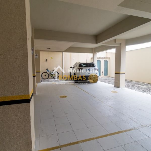 Cobertura 200m praia de Bombas com 2 Hidromassagen