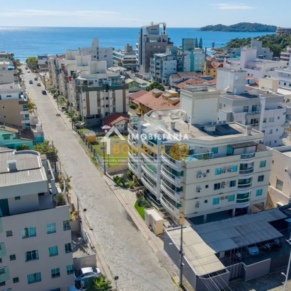 Cobertura 200m praia de Bombas com 2 Hidromassagen