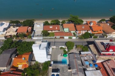 Sobrado Avenida principal do Canto Grande 3 dormit