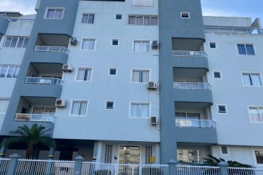  Apartamento com 3 dormi. 150 m da praia Bombas