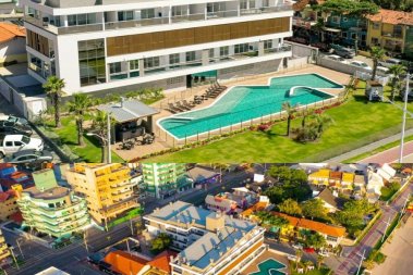 Apartamento beira mar com 2 sutes em Bombas