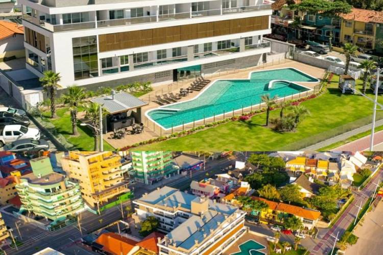Apartamento beira mar com 2 sutes em Bombas