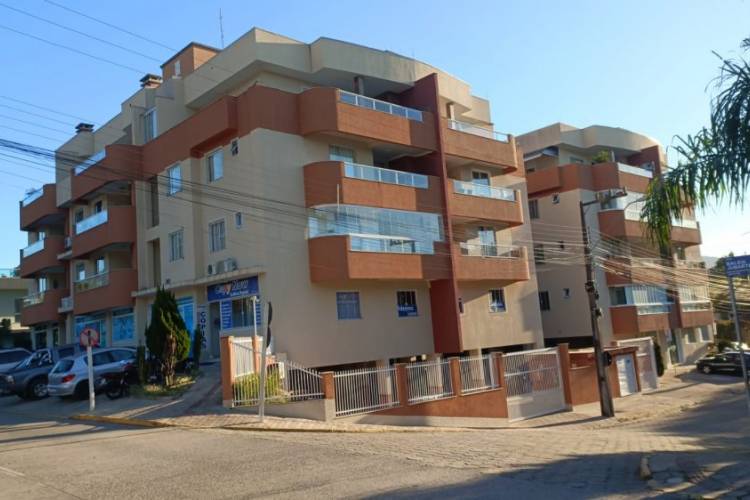 Cobertura  Alto Padr�o em Bombas. 3 dormit�rios 