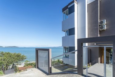 Cobertura Triplex 4 dormitrios em Zimbros 5 vagas